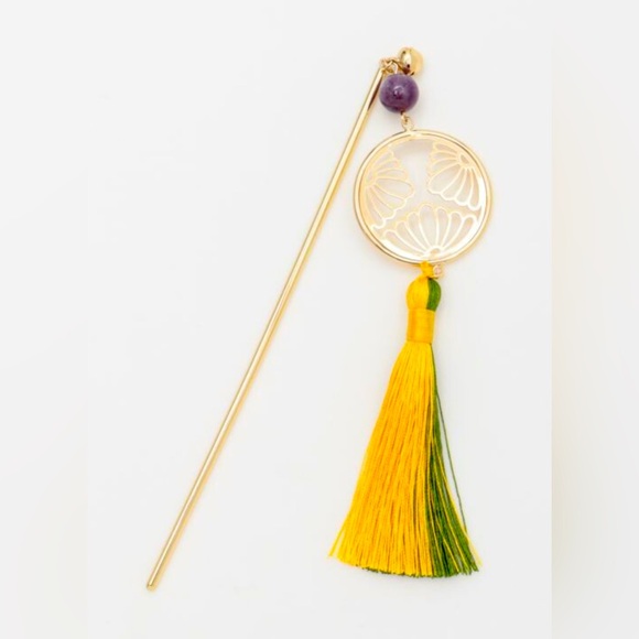 Kanzashi Kiku (Chrysanthemum Hairpin)